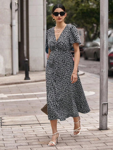 Ditsy Floral Print V Neck Dress