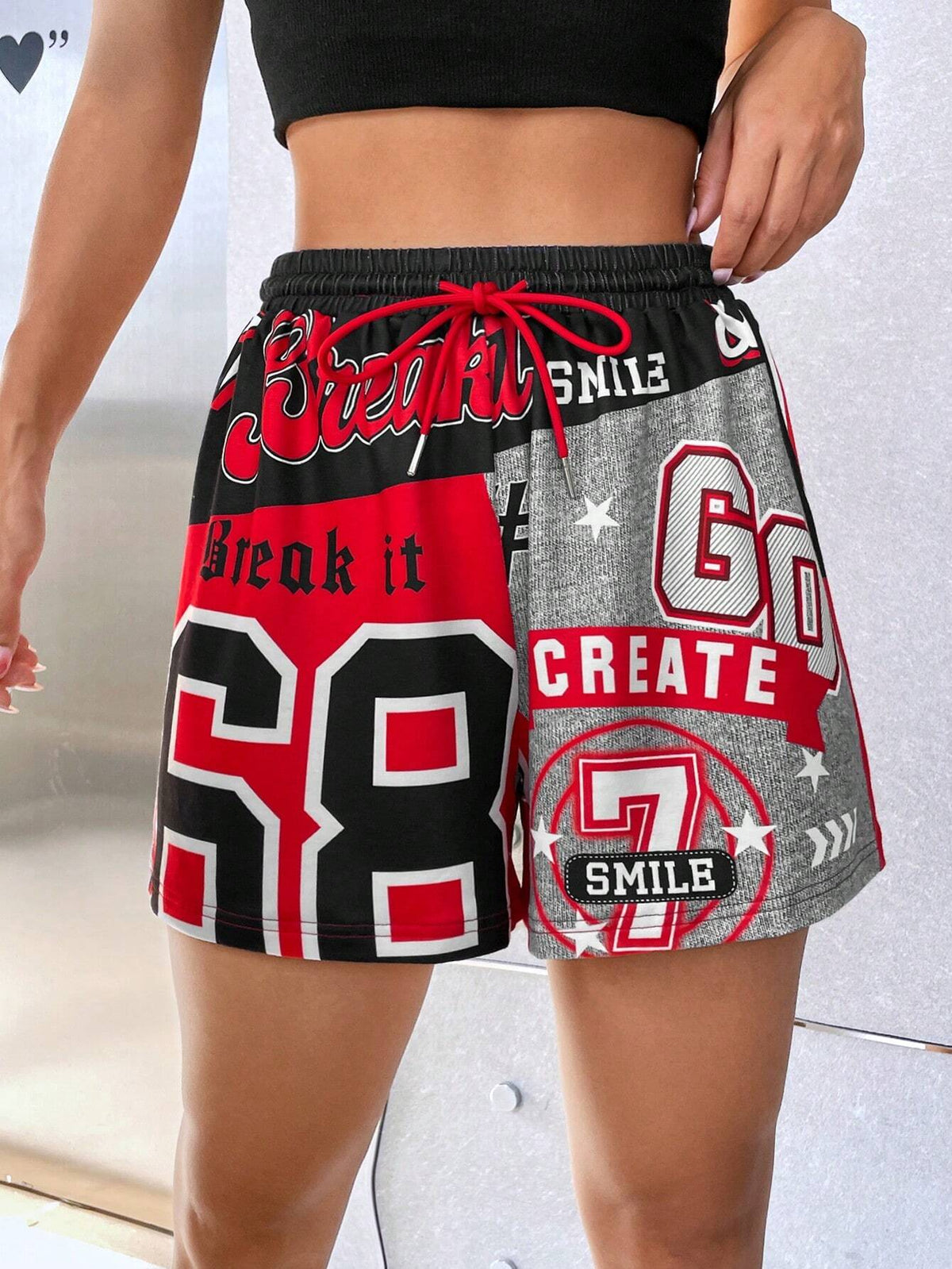 EZwear Letter Graphic Drawstring Waist Shorts