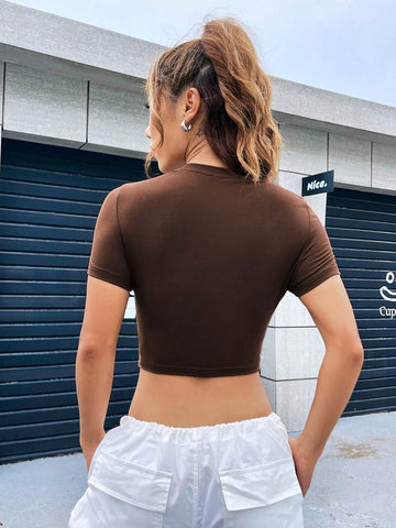 EZwear Letter & Figure Graphic Crop Tee