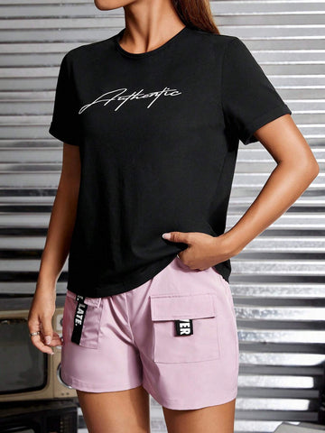 Letter Graphic Tee & Flap Pocket Buckle Belted Shorts