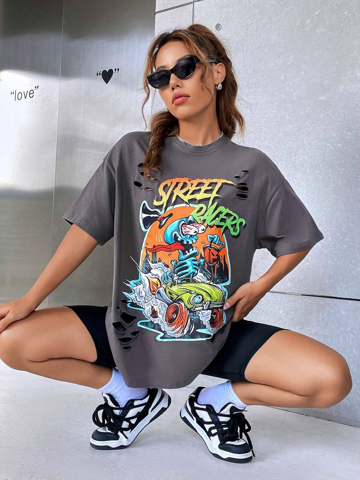 EZwear Car & Letter Graphic Drop Shoulder Tee