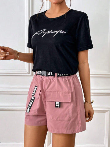 Letter Graphic Tee & Flap Pocket Push Buckle Belted Shorts