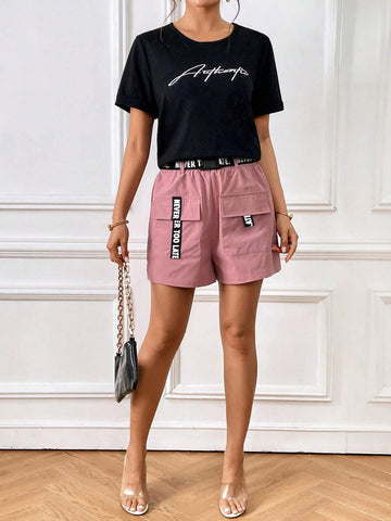 Letter Graphic Tee & Flap Pocket Push Buckle Belted Shorts