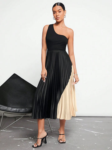 BIZwear Two Tone Pleated Skirt