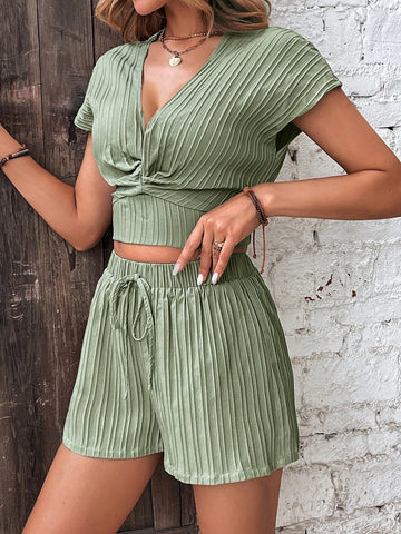 EMERY ROSE Twist Front Crop Blouse & Tie Front Shorts