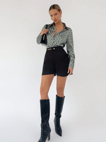 BIZwear Chain Detail Slant Pocket Shorts Workwear