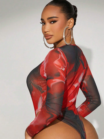 Allover Print Crisscross Front Bodysuit & Split Thigh Skirt