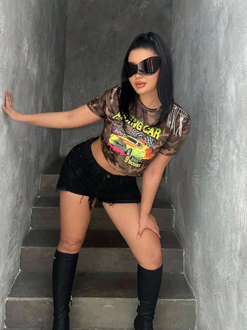 Letter Graphic Crop Tee