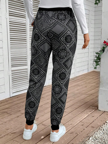 EMERY ROSE Paisley Scarf Print Sweatpants