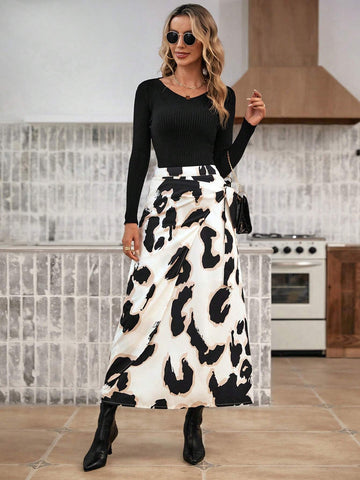 Graphic Print Knot Side Wrap Skirt