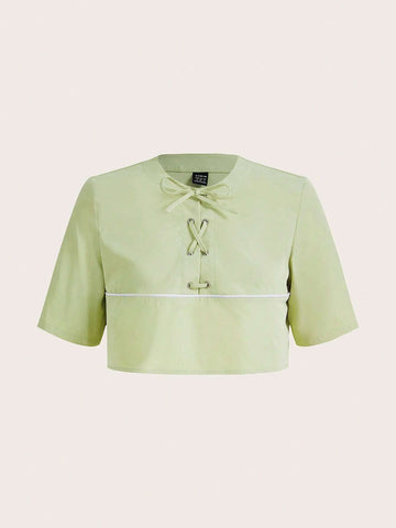 Lace Up Front Contrast Piping Crop Blouse