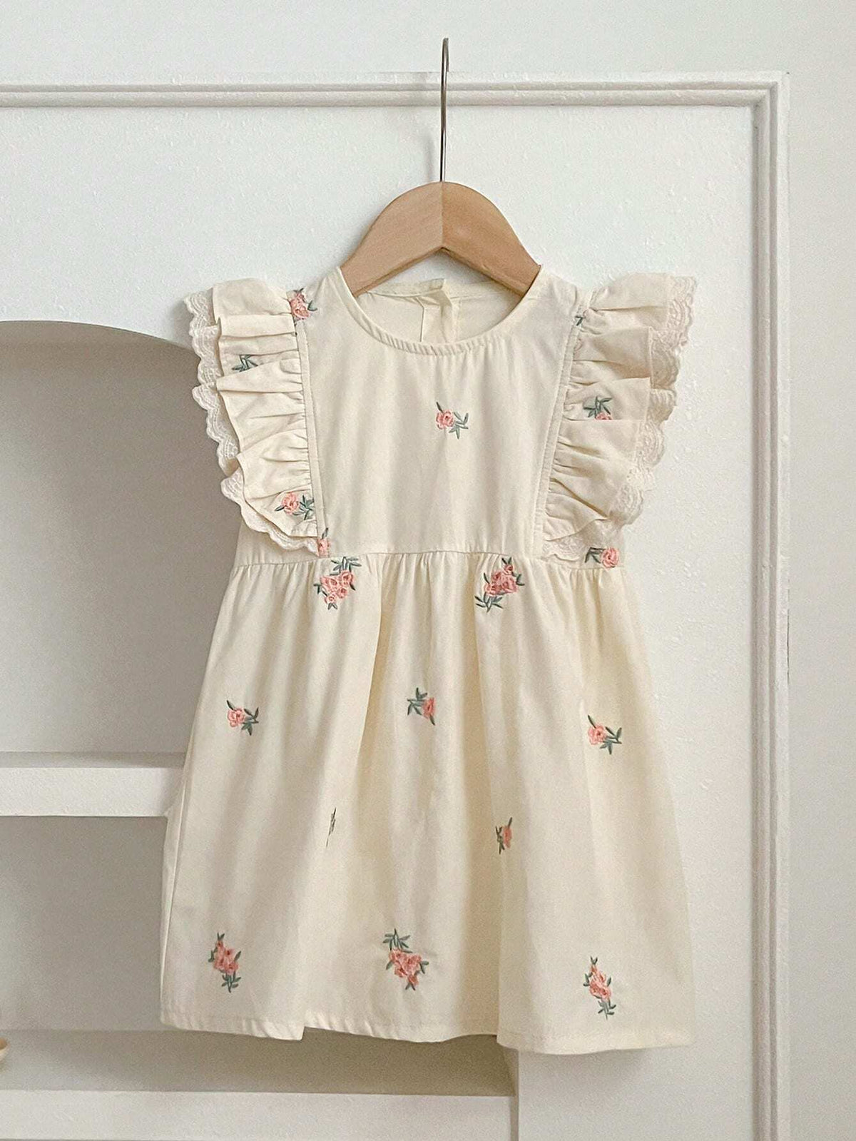 New Embroidered Flower Flying Sleeve Princess Dress For Girls