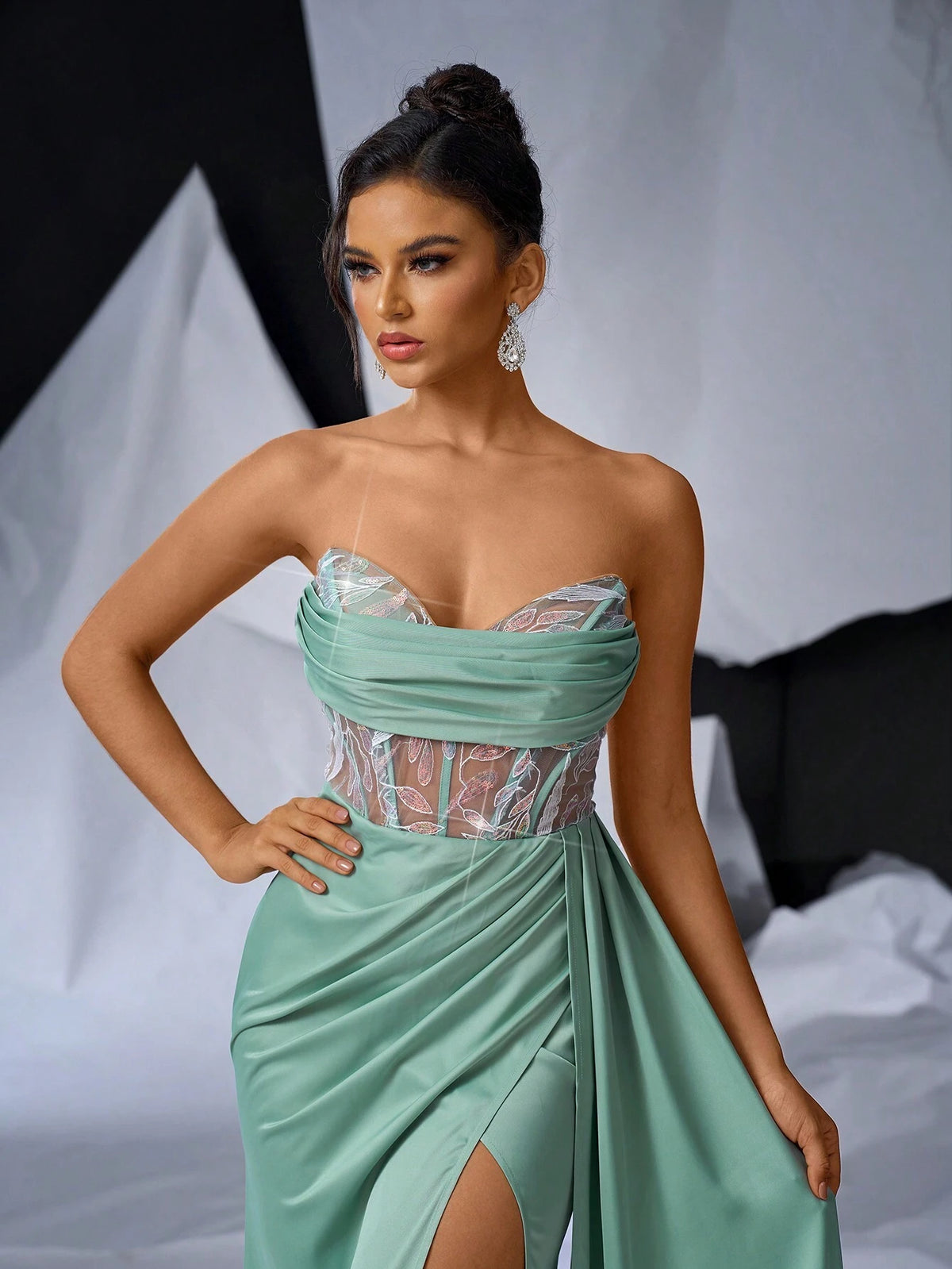 Elegant And Romantic Corset Dress With Sweetheart Neckline And Fishbone, Luxury Beaded Trim, Sexy Mesh Inserts, High Waist, Satin Skirt, Cascading Side Drapes, Mermaid Hemline, Perfect For Prom, Wedding And Holiday Party