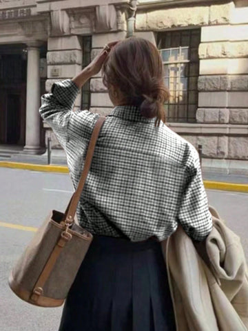 1pc Women Button Front Plaid Print Collared Casual Long Sleeve Blouse