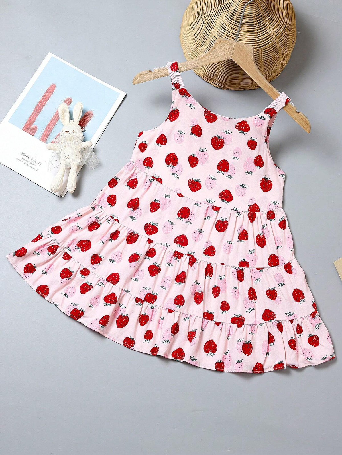 1pc Young Girls' Summer New Sweet Strawberry Printed Thin Strappy Dress
