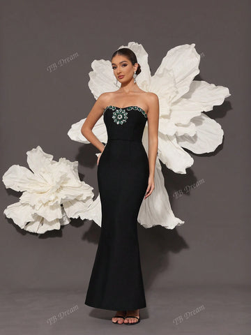 2024 New Bandage Dress Hand-Beaded With Green Glass Diamonds, Fitted Sexy Strapless Cocktail Dress For Gala, Wedding, Celebrity Event, Elegant Evening Gown