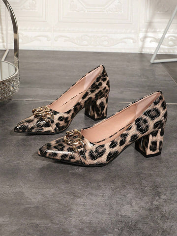 2024 New Pointed Toe Thick Heels Casual Shallow Mouth Leopard Print Patent Leather Pumps, Versatile