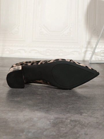 2024 New Pointed Toe Thick Heels Casual Shallow Mouth Leopard Print Patent Leather Pumps, Versatile