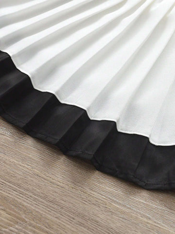 2 Piece Set: Young Girl College Style Short T-Shirt + Black & White Contrast Pleated Mini Skirt, Summer