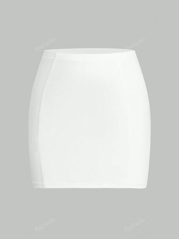 2pcs/Set Women's White Fish Bone Bra With 3D Floral Decor And Skirt