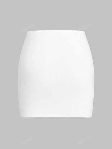 2pcs/Set Women's White Fish Bone Bra With 3D Floral Decor And Skirt