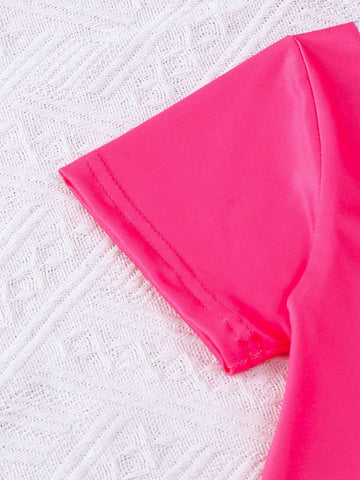 2pcs Girls' Cute Cartoon Camera Printed Top And Colorful Plaid Shorts Summer Outfits