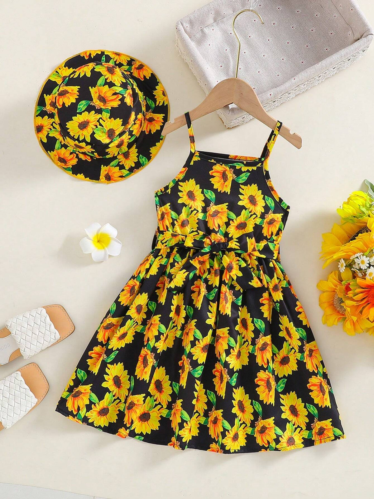 2pcs Young Girl Sunflower & Hawaiian Style Strap Dress With Waist Belt And Hat, Suitable For Festival, Vacation, Beach, Spring And Summer Seasons.