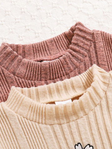 2pcs Young Girl Set: New Autumn Winter Knitted Casual Stylish Dress, Embroidered Smile Daisy Design, High-Quality Textured Material, Suitable For Autumn/Winter