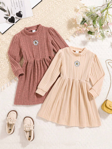 2pcs Young Girl Set: New Autumn Winter Knitted Casual Stylish Dress, Embroidered Smile Daisy Design, High-Quality Textured Material, Suitable For Autumn/Winter