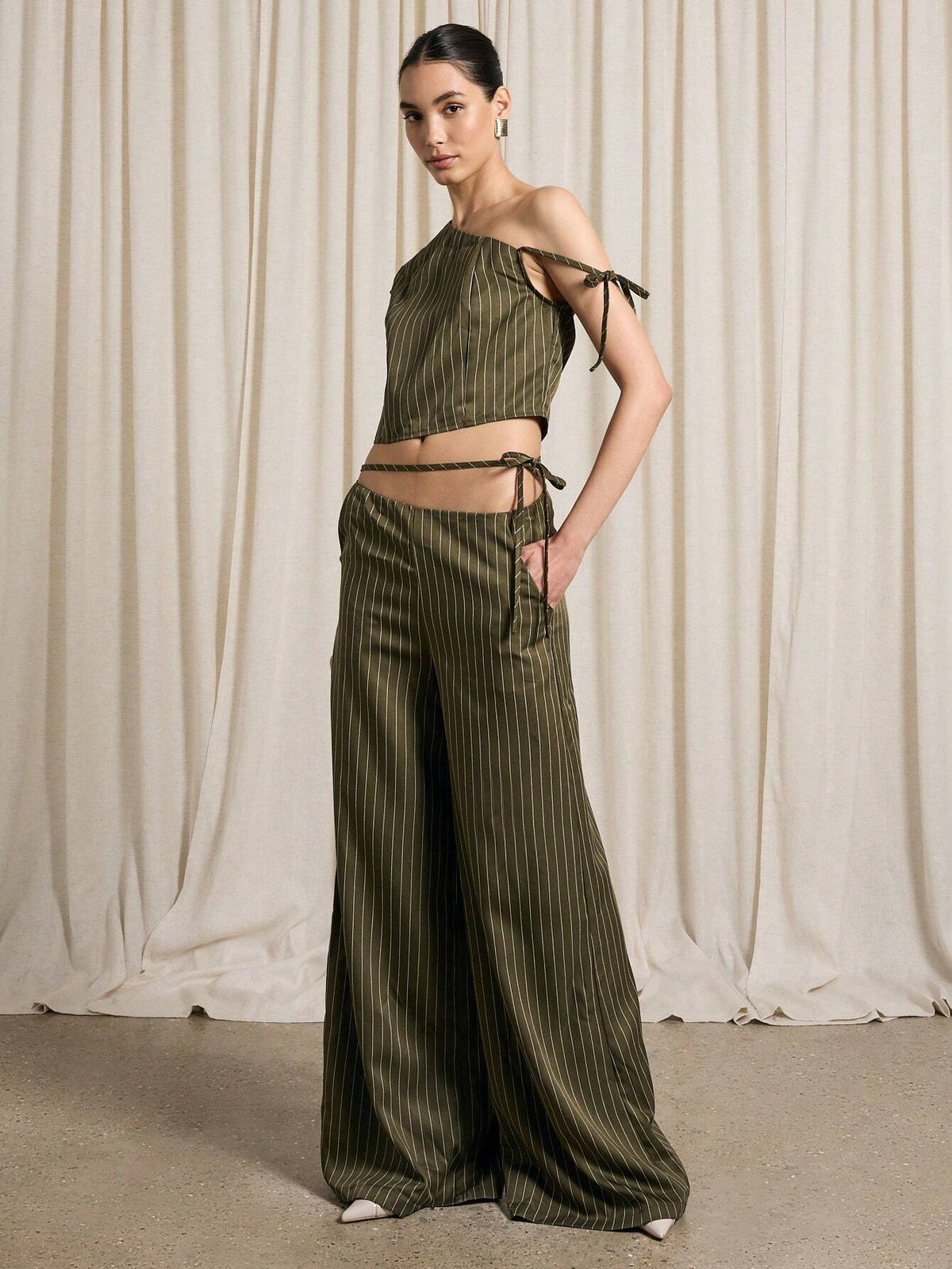 AiiRZ Tie Detail Pin Stripe Tailored Set