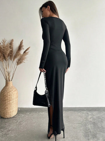 Aloruh Modern Bodycon Cocktail Dress With Long Sleeve, Multi-Layer Hollow, Metal Buttons And Front Slit, Black