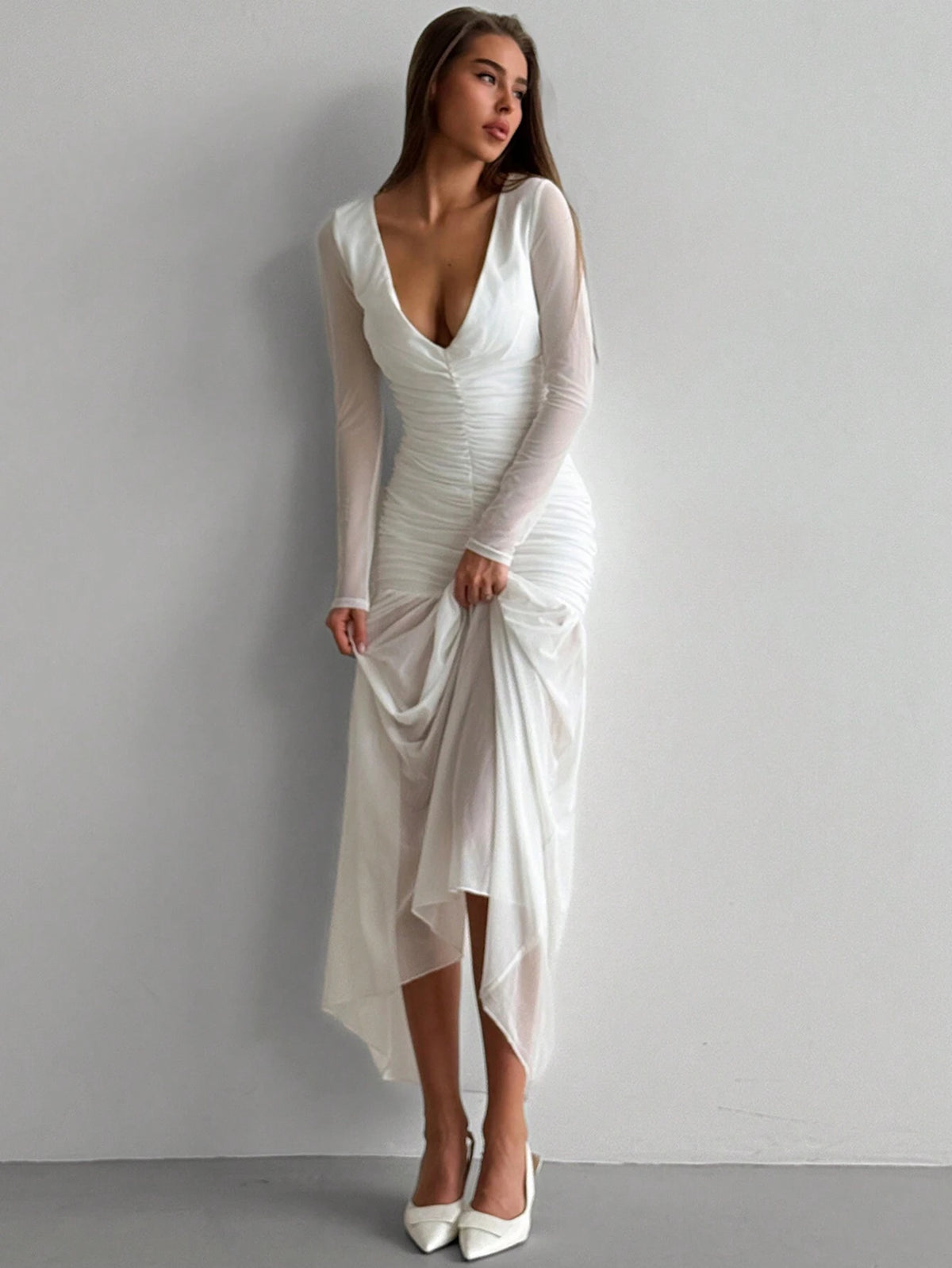 Aloruh White Formal Dress, Simple And Elegant, Long Sleeve, Deep V-Neck, Pleated Slim-Fit Floor-Length Gown For Women