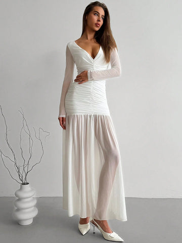 Aloruh White Formal Dress, Simple And Elegant, Long Sleeve, Deep V-Neck, Pleated Slim-Fit Floor-Length Gown For Women