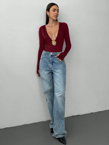 Aloruh Women Deep V-Neck Metal Buckle Decor Long Sleeve Bodysuit
