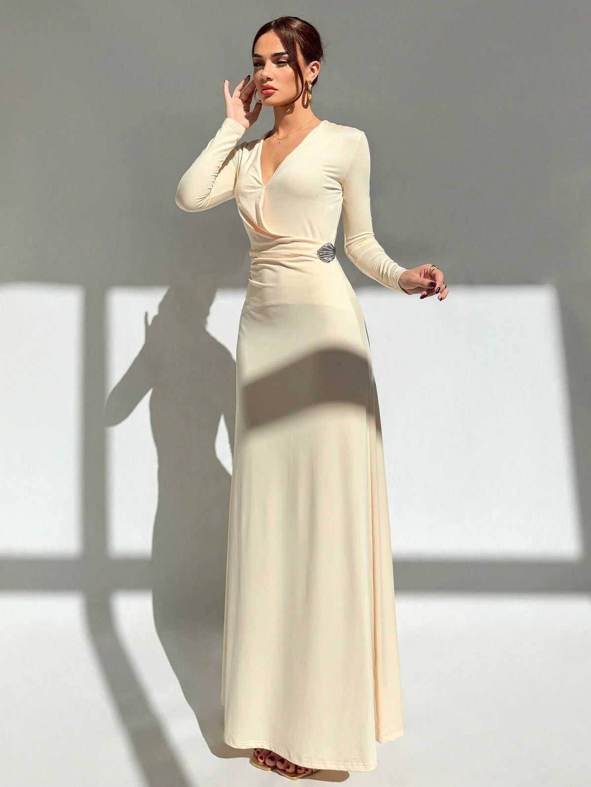 Aloruh Women's Deep V Neck Side Ruched Fishtail Bodycon Dress With Metal Decor