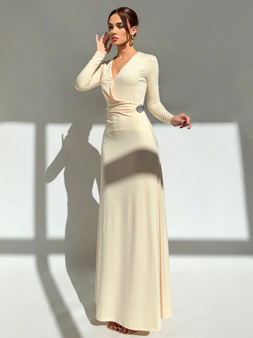 Aloruh Women's Deep V Neck Side Ruched Fishtail Bodycon Dress With Metal Decor