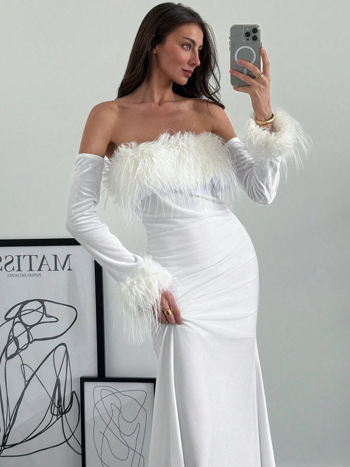 Aloruh Women's Long Sleeve Fitted Off Shoulder Splice Furry Trim Christmas Party Velvet Fishtail Dress