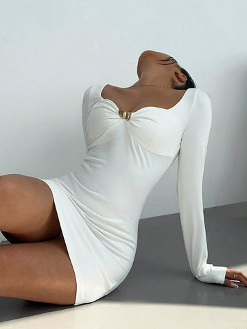 Shell Button Sweetheart Neck Long Sleeve Bodycon Mini Dress, White, Suitable For Party Wear, Autumn/Winter