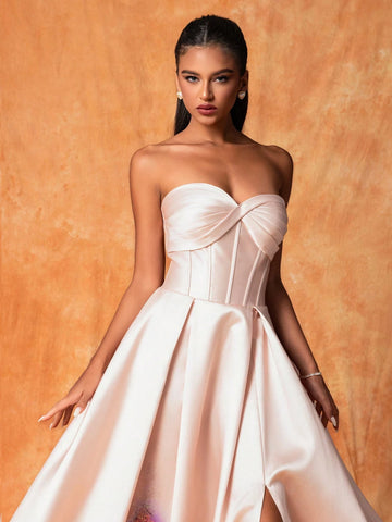 And Elegant Strapless Evening Dress For Formal Events