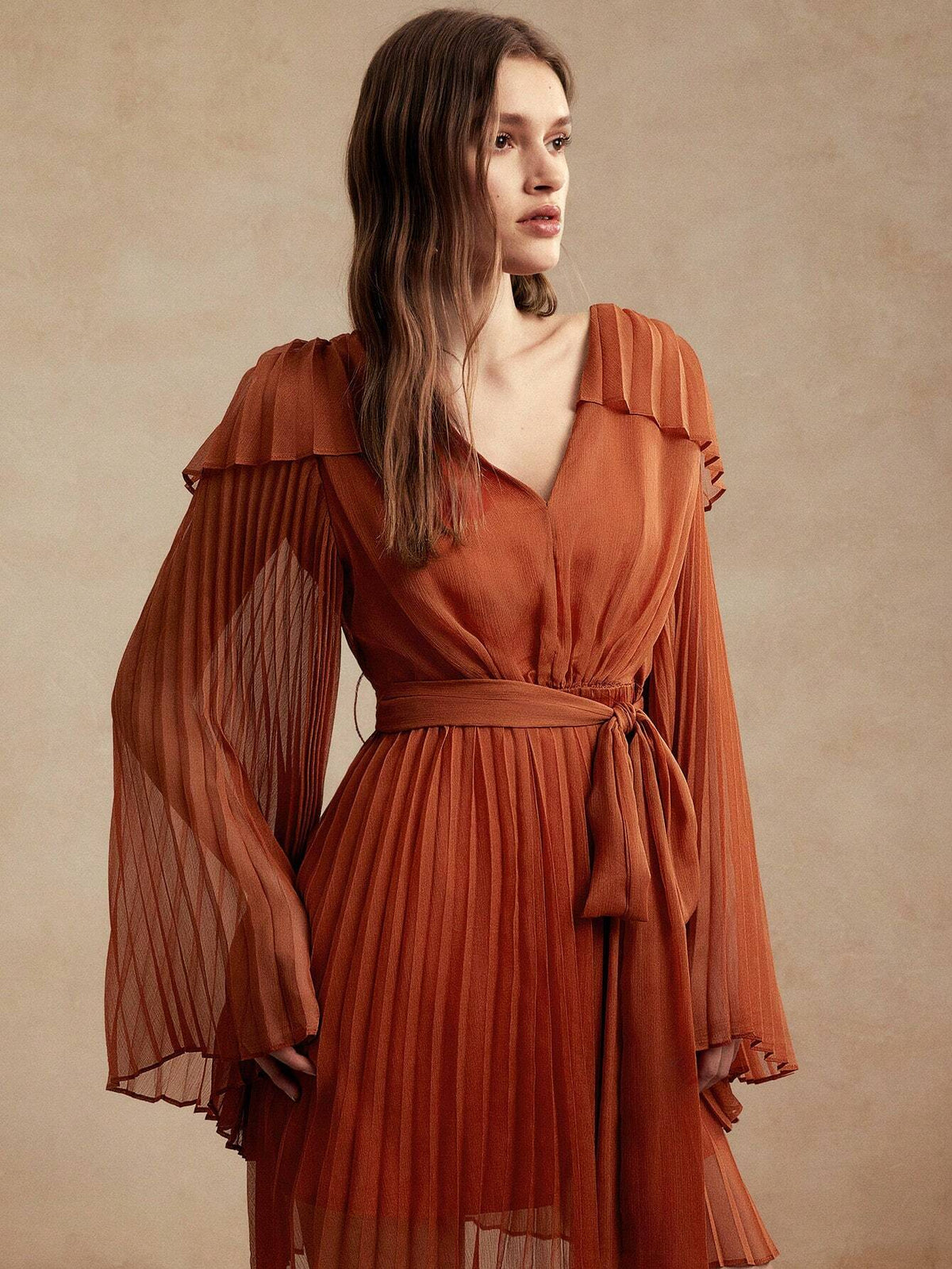 Anewsta Women's Short Pleated Dress With Waist Tie And V-Neck, Lightweight And Flowy