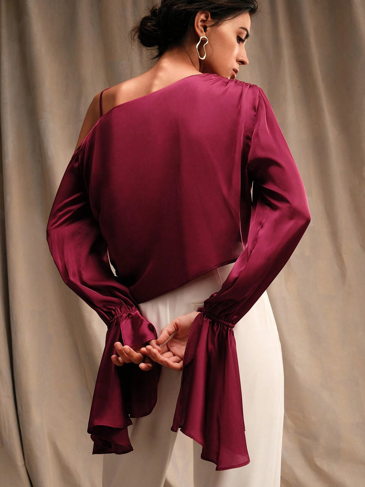 Anewsta Women's Solid Color Open Shoulder Flared Sleeve Casual Long-Sleeved Shirt