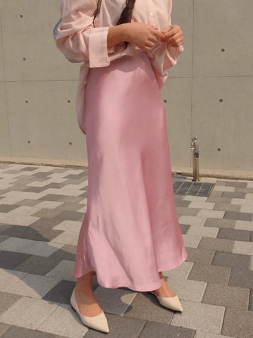 Apperloth A Elastic High Waist Satin Zipper Back Mermaid Hem Casual Comfort Skirt Silk Fabric With No Wrinkle