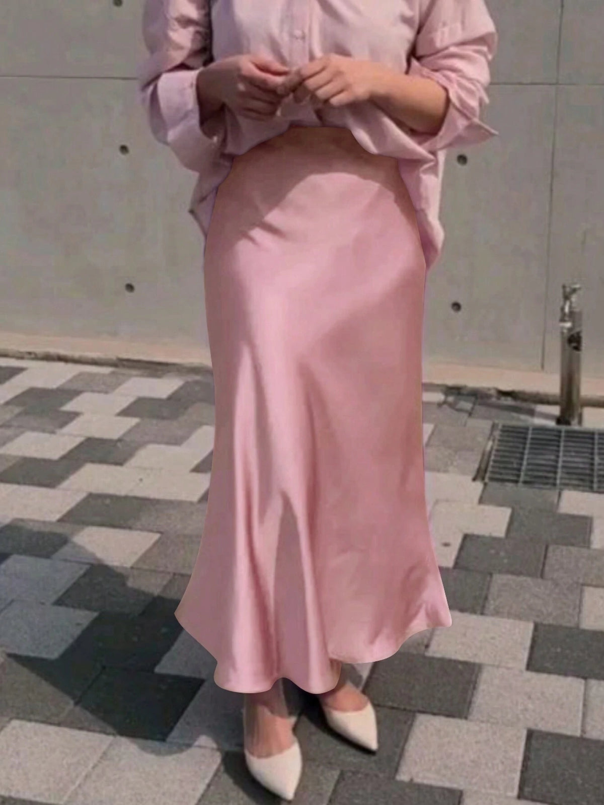 Apperloth A Elastic High Waist Satin Zipper Back Mermaid Hem Casual Comfort Skirt Silk Fabric With No Wrinkle