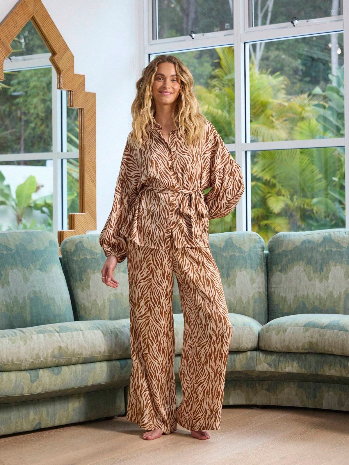 Aralina Textured Satin Pull On With Tie Waist Wide Leg Pant