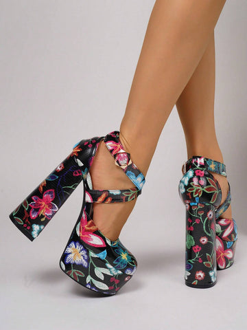 Autumn/Winter 2024 Side Buckle Floral Print Shoes For Women, Round Toe, Waterproof Platform, Retro Chic, Versatile