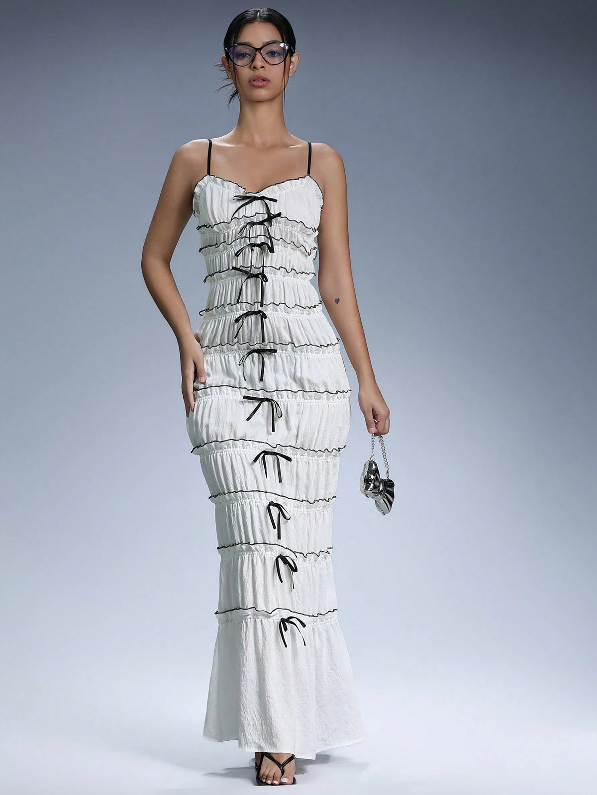 Aveloria Affinna Elegant Ripped Design Cake Skirt Women's Contrast Trim Spaghetti Strap Ruched Waist Bow Decor Bodycon Dress