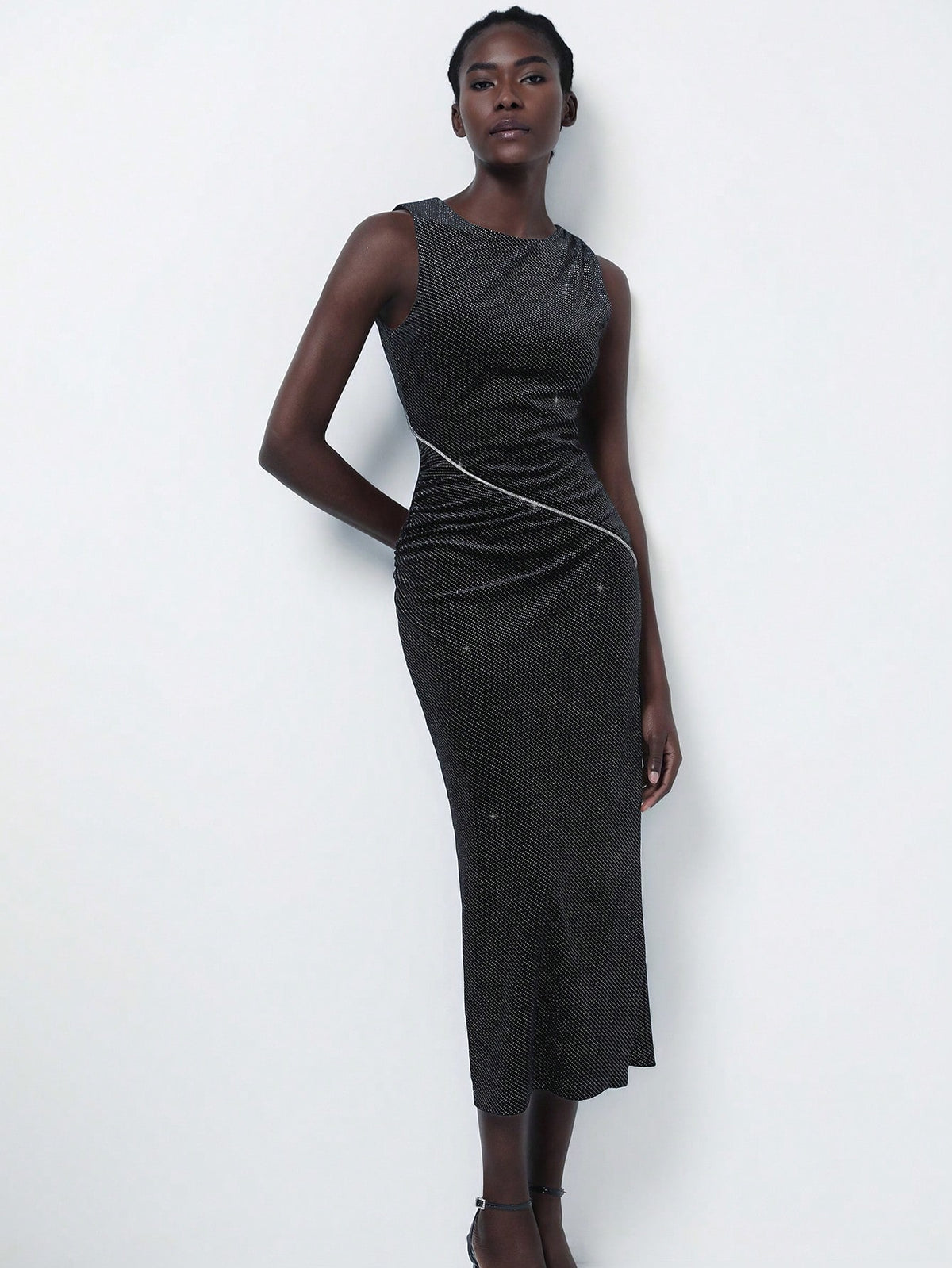 Aveloria Modichic Elegant Korean Flocked Metallic Chain Asymmetric Ruched Side Slit Bodycon Dress, Suitable For Commuting