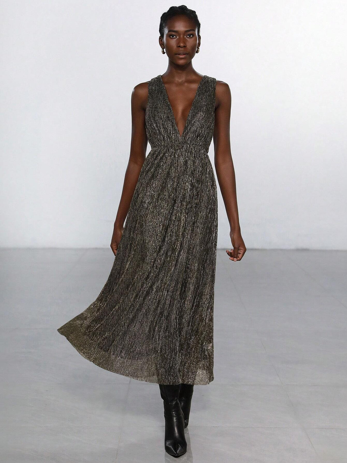 Aveloria Modichic High-End Luxury Sparkling Toothpick Pleated Deep V Waist Sleeveless Dress For Women