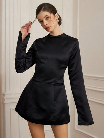 Aveloria Rosie Solid Color High-End Mature Backless Mini Black Dress With Long Sleeves