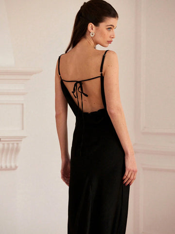 Aveloria Rosie Women's Sexy Plunging Neckline Backless Dress